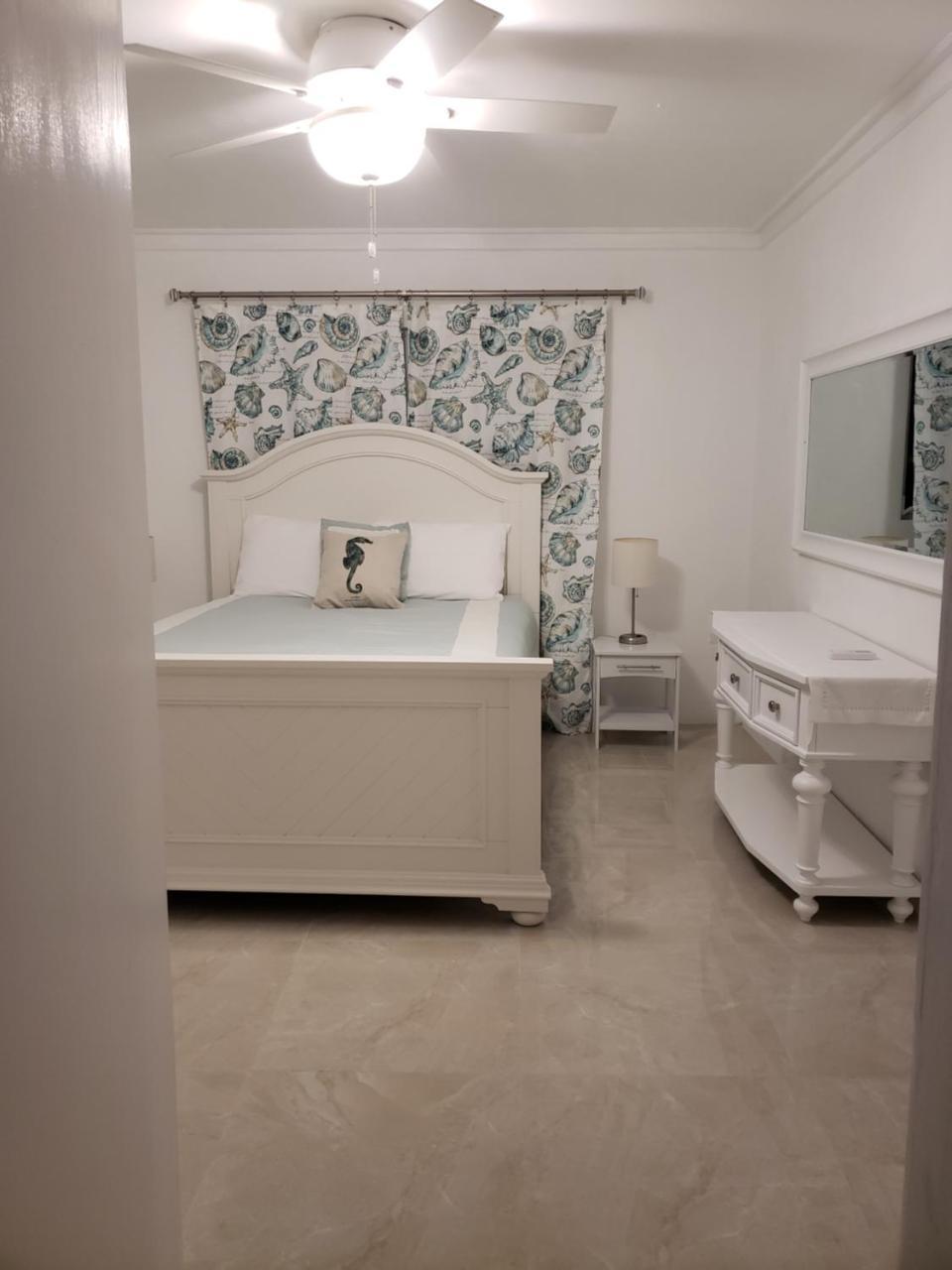 Ocean Mist Villa George Town Exterior photo